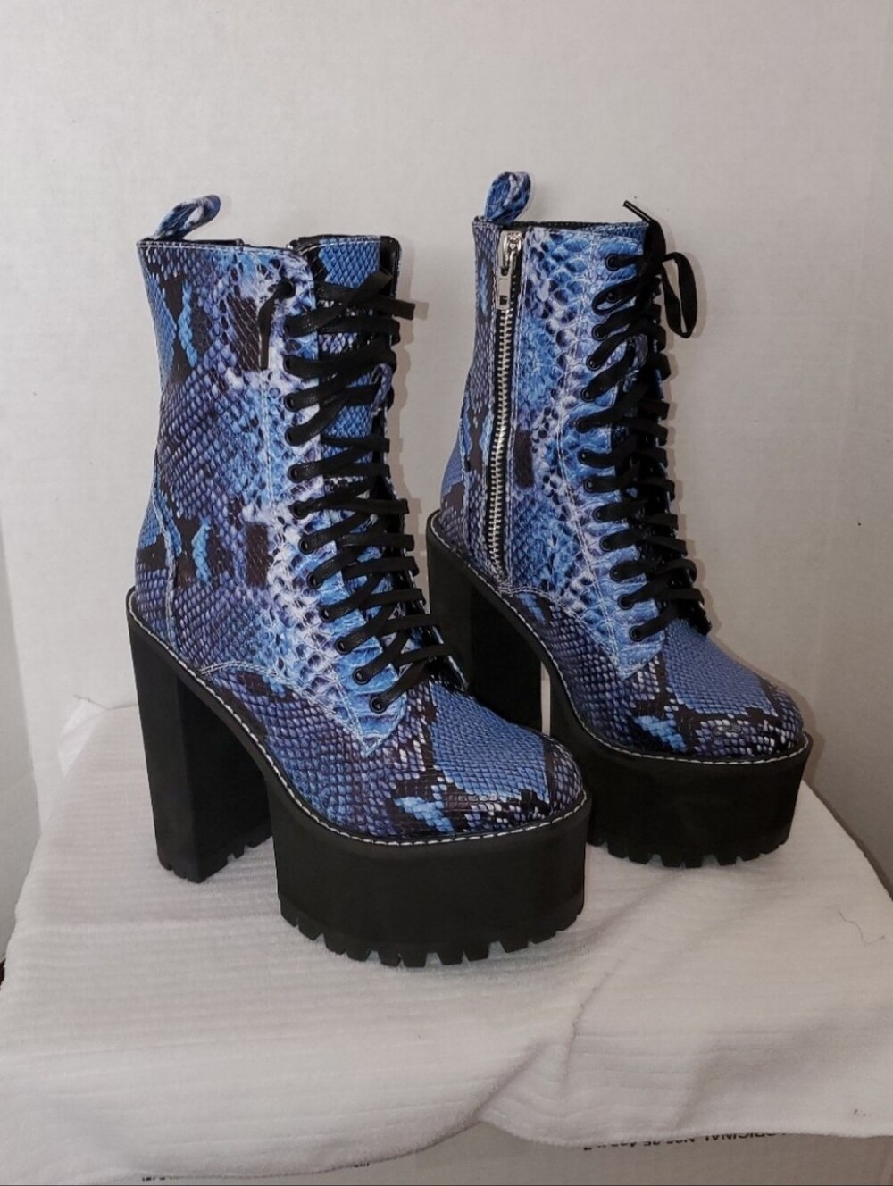 Dolls Kill x Poster Grl Bossy Bloodlines Blue Snakeskin Platform Boots SIZE 7